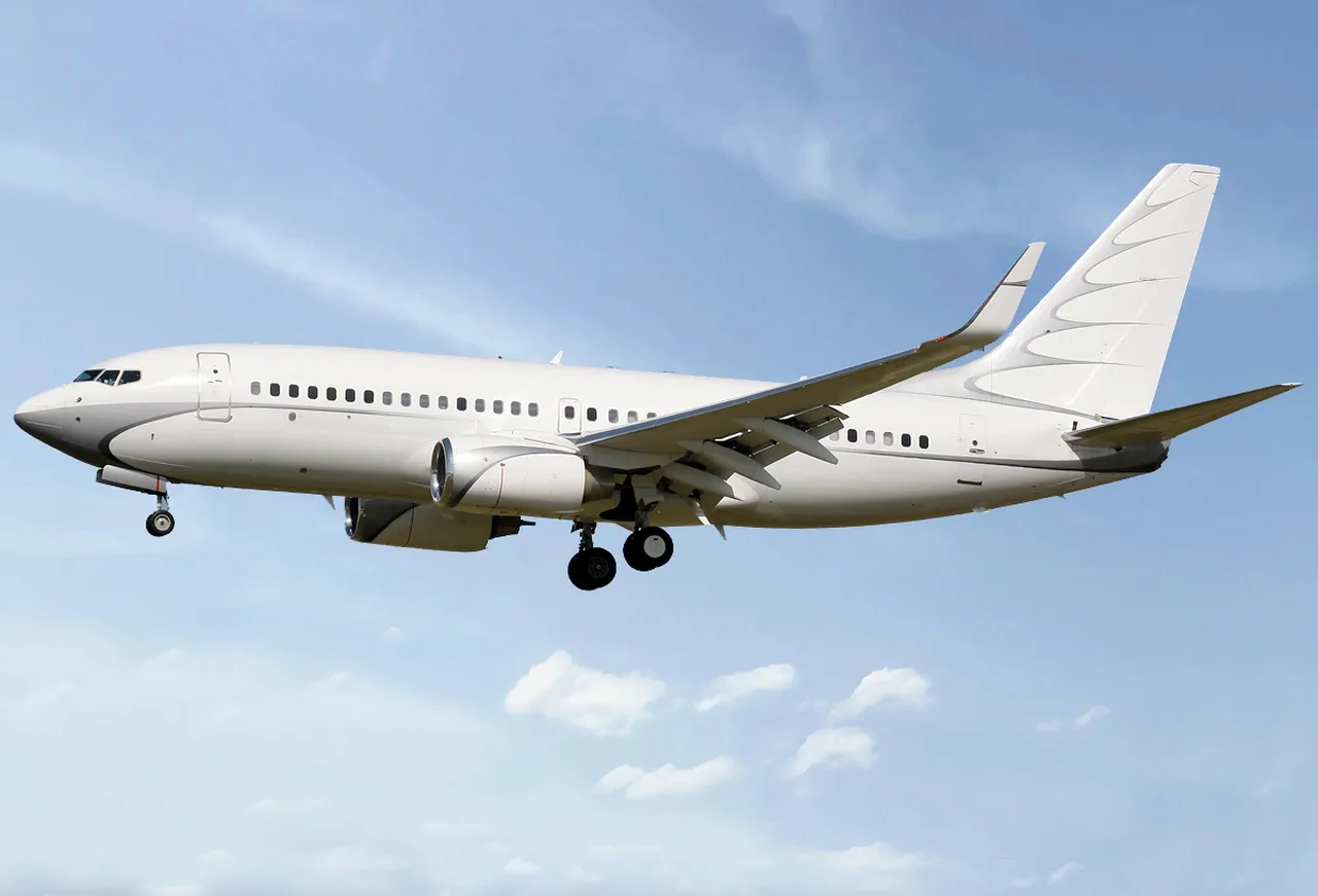 Boeing BBJ (737-700)